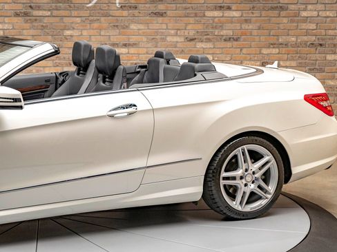 Used 2011 Mercedes-Benz E 550 Cabriolet image 8