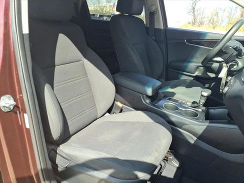 Used 2020 Kia Sorento LX AWD/4WD image 9