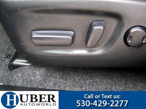 Used 2015 Toyota RAV4 Limited image 12