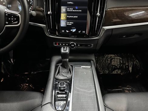 Used 2017 Volvo S90 T6 Momentum w/ Vision Package image 26
