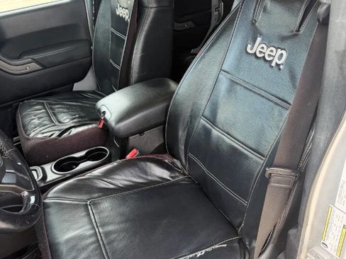 Used 2012 Jeep Wrangler Unlimited Sport AWD/4WD image 9