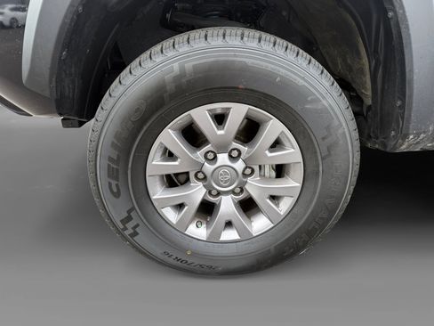 Used 2023 Toyota Tacoma TRD Off-Road image 9