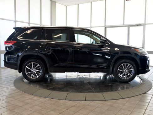 Used 2019 Toyota Highlander XLE image 9