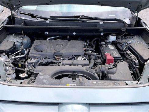 Used 2020 Toyota RAV4 XLE w/ All Weather Liner Package FWD image 10