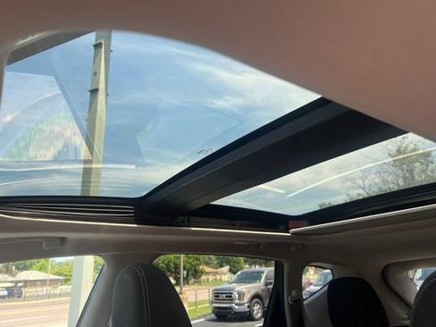 Used 2018 Nissan Murano SV w/ Premium Package AWD/4WD image 9