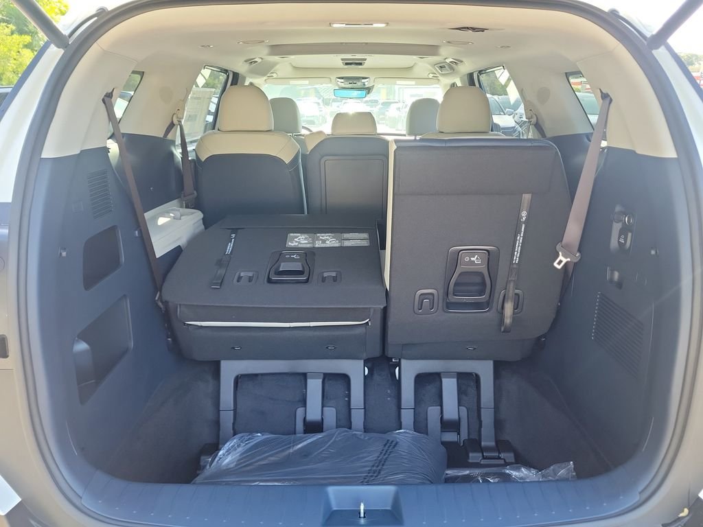 New 2026 Kia Carnival SX Prestige FWD image 14