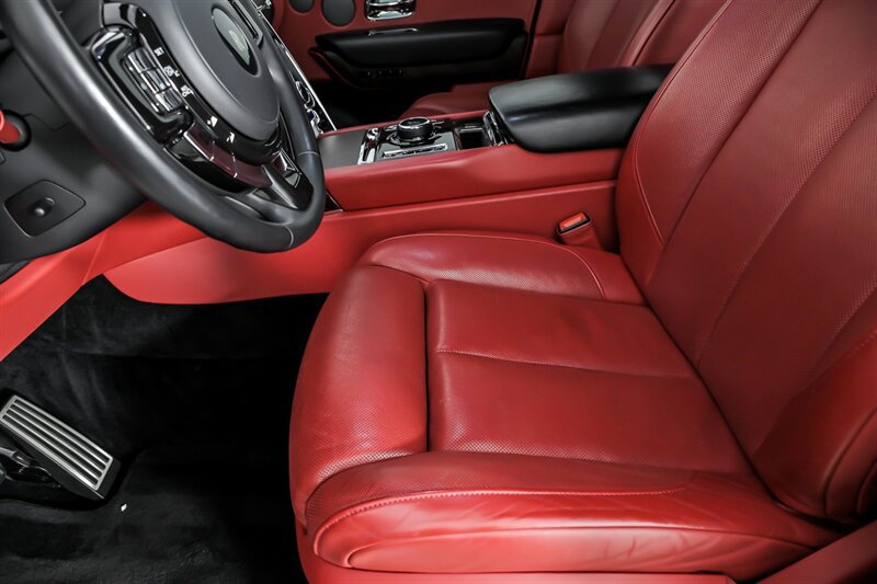 Used 2023 Rolls-Royce Cullinan w/ Leather Finishing Pack AWD/4WD image 20