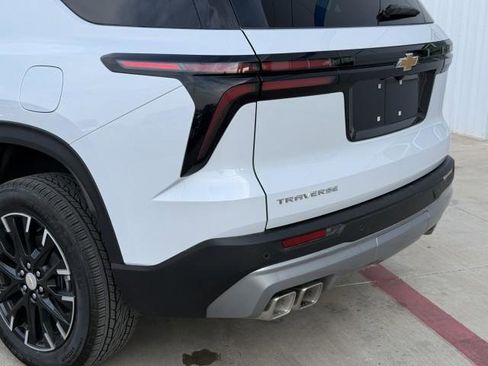 New 2026 Chevrolet Traverse LT w/ Sun and Wheel Package image 16