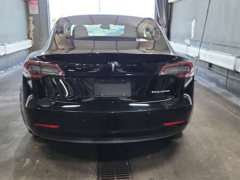 Used 2022 Tesla Model 3 Long Range AWD/4WD image 4