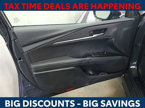 Used 2025 Toyota Camry LE image 4