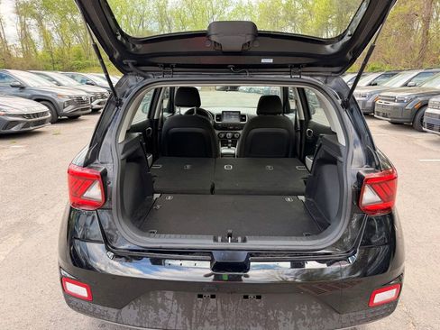 Used 2025 Hyundai Venue SEL FWD image 31