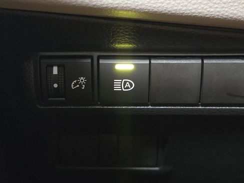 Certified 2024 Toyota Corolla Cross L image 23