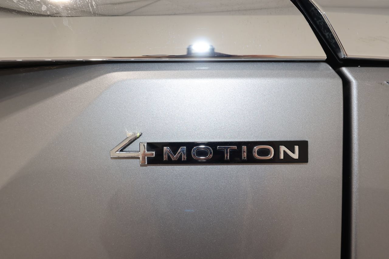 Used 2024 Volkswagen Atlas SEL AWD/4WD image 36