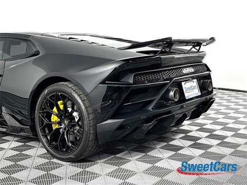 Used 2021 Lamborghini Huracan EVO image 41