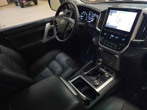 Used 2017 Toyota Land Cruiser AWD/4WD image 32