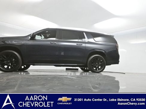 New 2025 Chevrolet Suburban Premier image 6