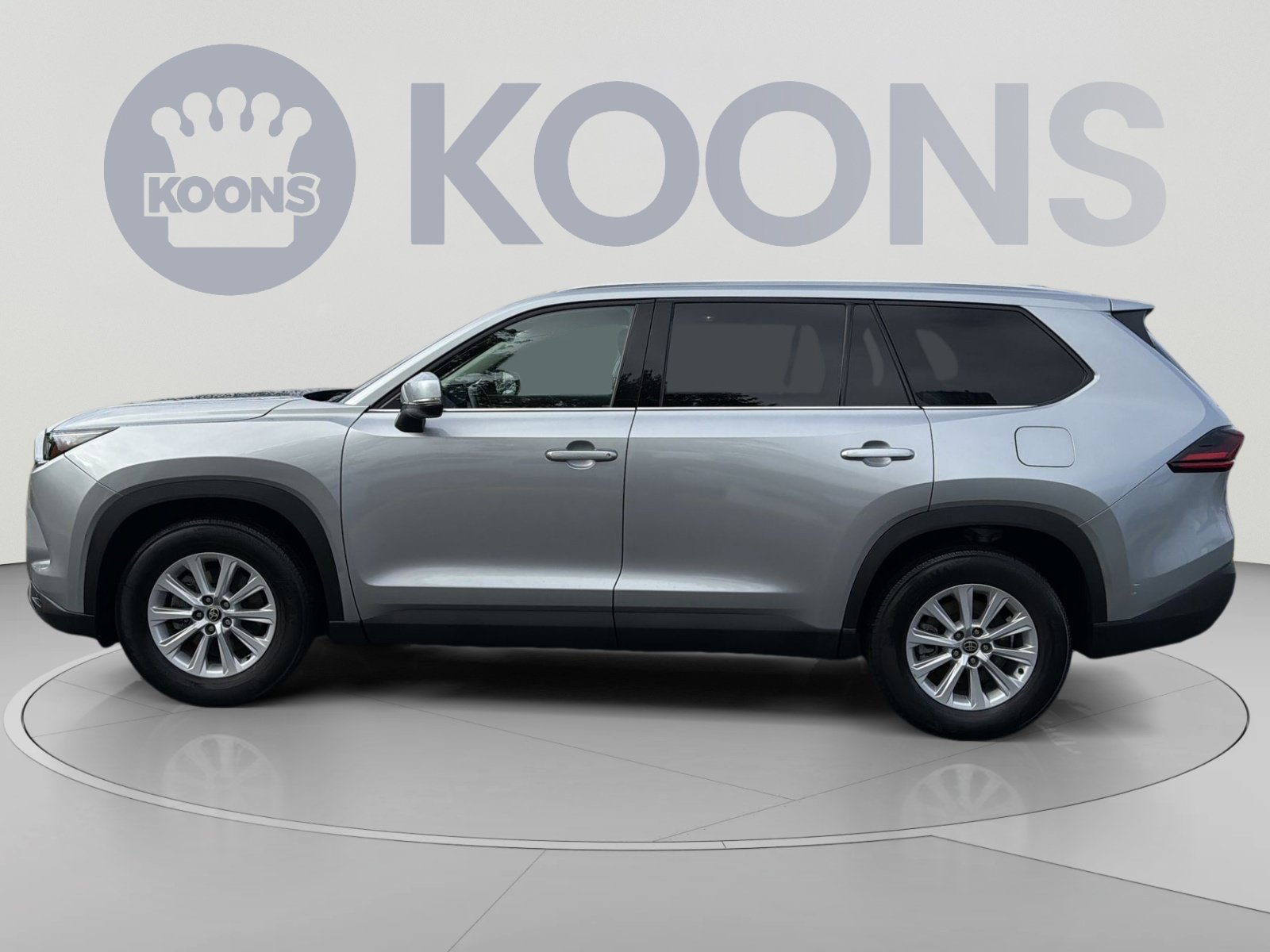 Used 2025 Toyota Grand Highlander AWD image 2