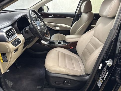 Used 2017 Kia Sorento EX image 10