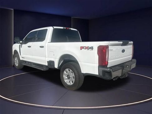 Certified 2024 Ford F250 XLT w/ FX4 Off-Road Package AWD/4WD image 3