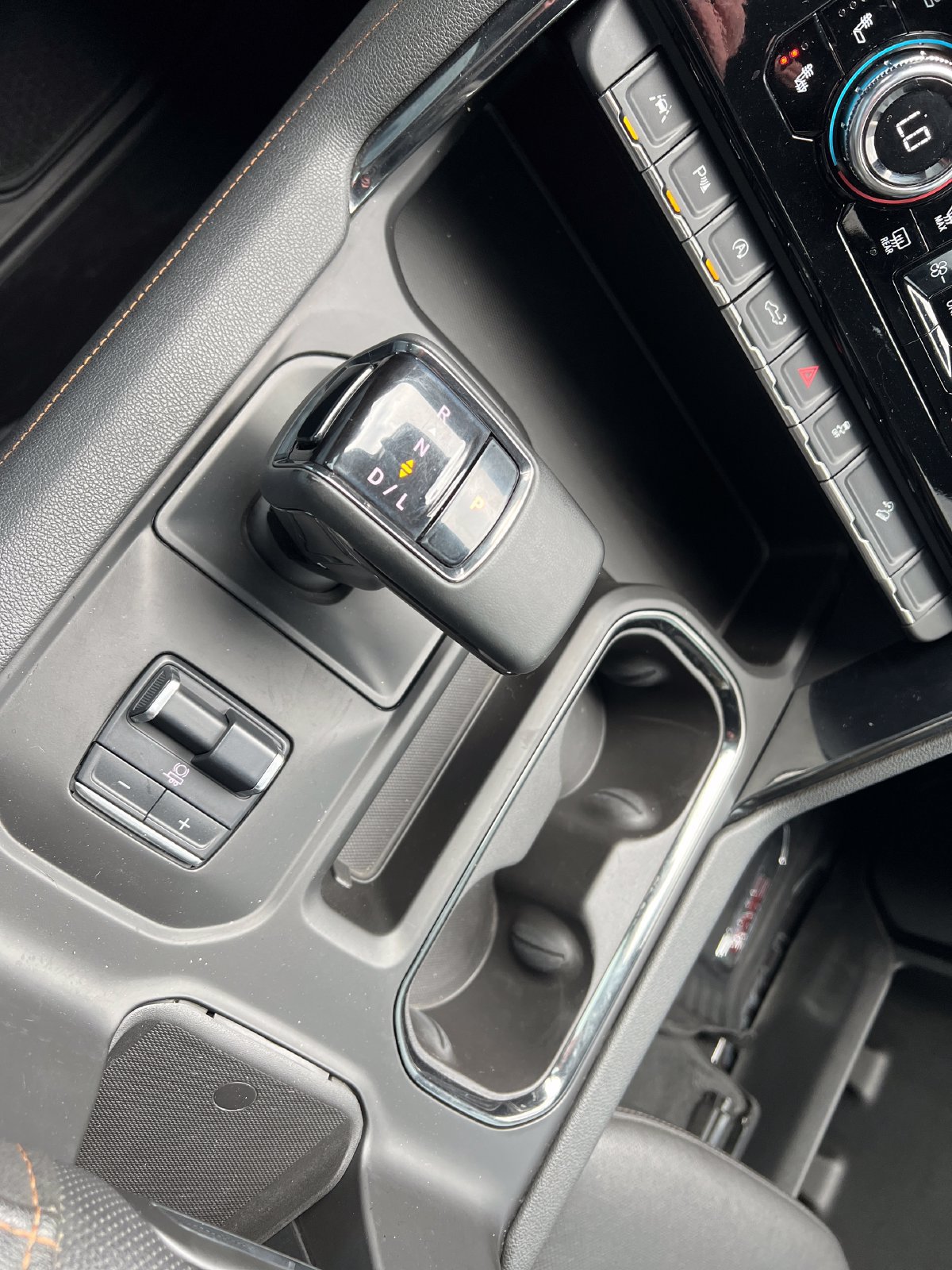 Used 2023 GMC Sierra 1500 AT4 w/ Technology Package AWD/4WD image 9