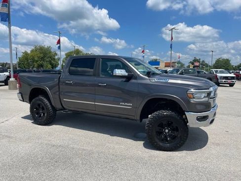 Used 2021 RAM 1500 Laramie AWD/4WD image 2
