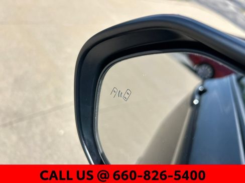 Used 2025 Toyota Camry SE FWD image 10
