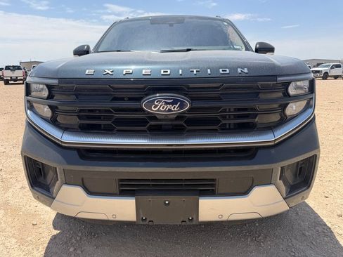 Used 2025 Ford Expedition Max Platinum w/ Driver's Package AWD/4WD image 12