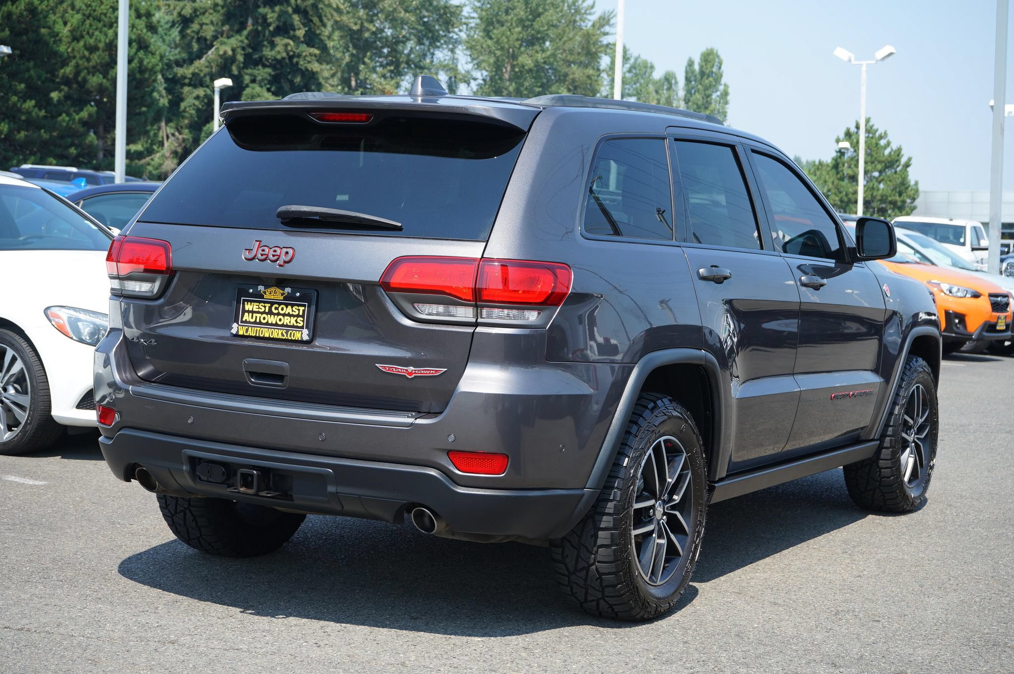 Used 2018 Jeep Grand Cherokee Trailhawk w/ Trailhawk Luxury Group AWD/4WD image 6