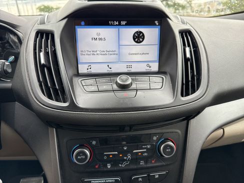 Used 2018 Ford Escape SE w/ SE Sync 3 Package FWD image 14