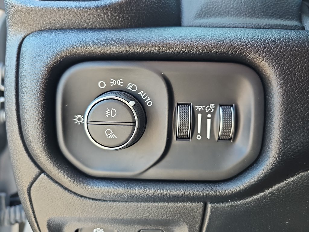 Used 2022 RAM 1500 Laramie AWD/4WD image 35