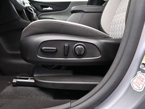 Used 2023 Chevrolet Equinox LT image 24