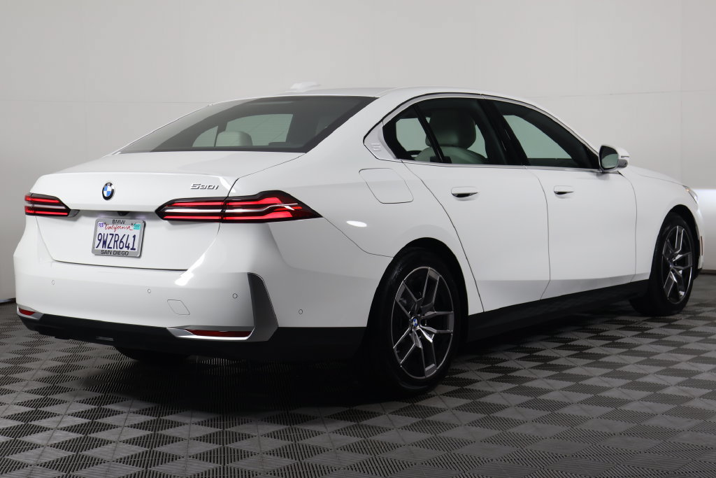Certified 2026 BMW 530i w/ Premium Package RWD image 4