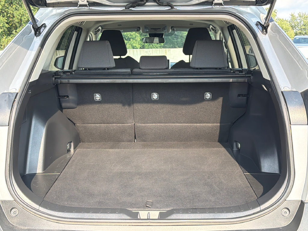 Used 2025 Toyota RAV4 XLE AWD/4WD image 6
