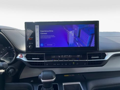Used 2025 Toyota Sienna XLE FWD image 20