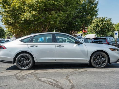 Certified 2025 Honda Accord SE image 3