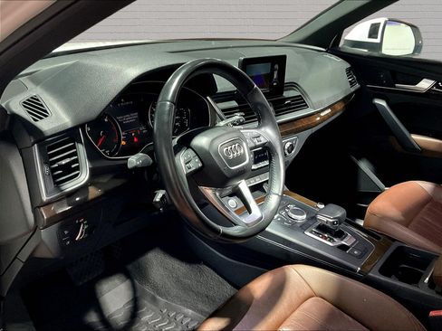 Used 2019 Audi Q5 2.0T Premium w/ Convenience Package AWD/4WD image 17