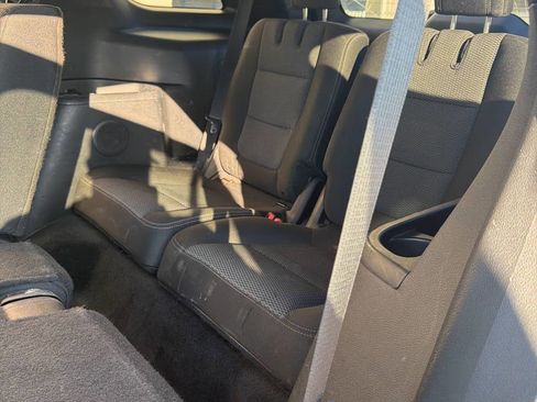 Used 2017 Ford Explorer XLT w/ Equipment Group 201A image 9
