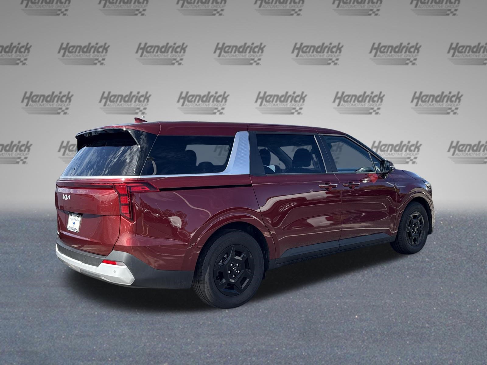 Used 2026 Kia Carnival FWD image 10