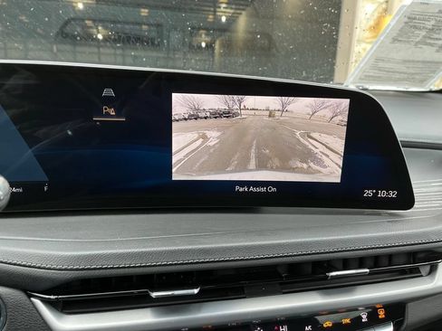 Used 2024 Cadillac XT4 Premium Luxury AWD/4WD image 36