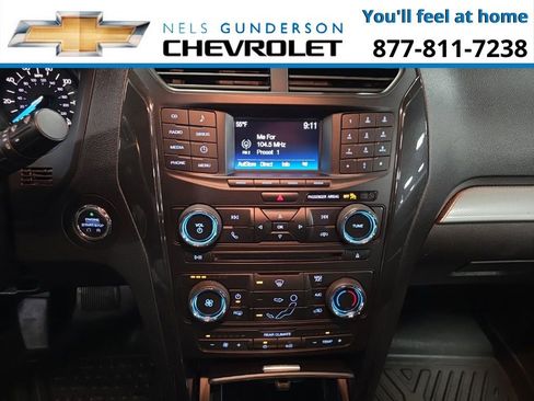 Used 2017 Ford Explorer XLT image 18