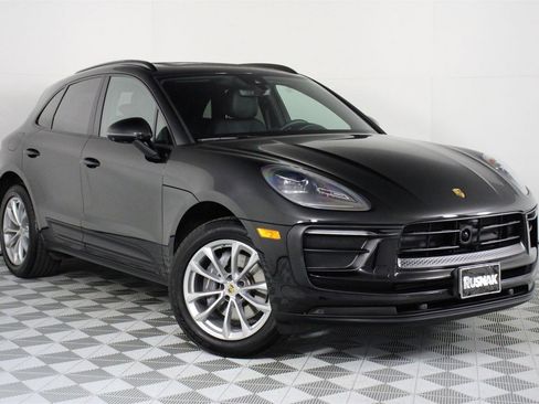 Used 2025 Porsche Macan image 9
