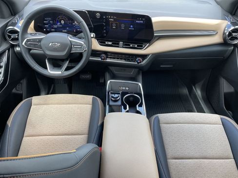 Used 2025 Chevrolet Equinox ACTIV w/ Convenience Package III image 13