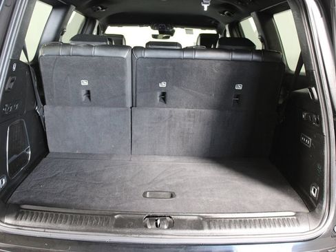 Used 2024 Jeep Wagoneer Series II w/ Flexible Seating Group RWD image 35