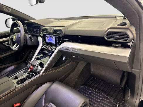 Used 2023 Lamborghini Urus S image 32