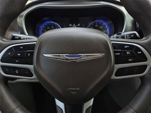 Used 2018 Chrysler Pacifica Touring Plus w/ Tire & Wheel Group image 28