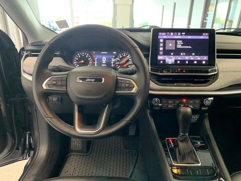 Used 2022 Jeep Compass Latitude w/ Convenience Group FWD image 9