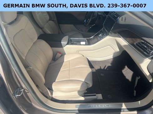 Used 2020 Lincoln Continental Reserve image 25