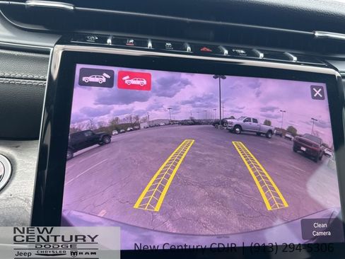 Used 2025 Jeep Grand Cherokee Limited w/ Luxury Tech Group II AWD/4WD image 49