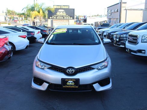Used 2018 Toyota Corolla iM w/ Carpet Mat Package (TMS) FWD image 3
