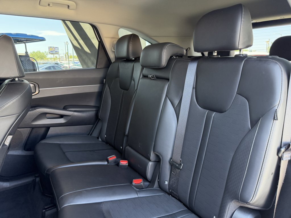 Used 2025 Kia Sorento S FWD image 35